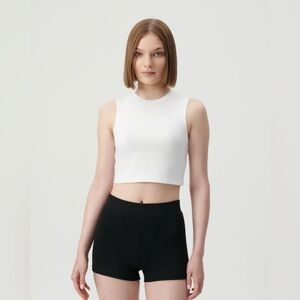 Mustt Have Lillie Crop.